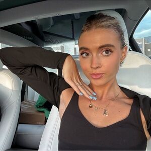 Meet your Posher, Abby